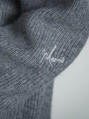 メッセージ刺繍Vネックニットプルオーバー≪手洗い可能≫