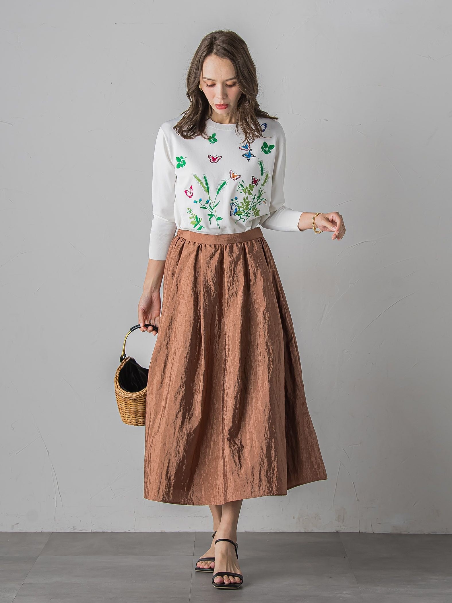 バタフライ刺繍ニット≪手洗い可能≫