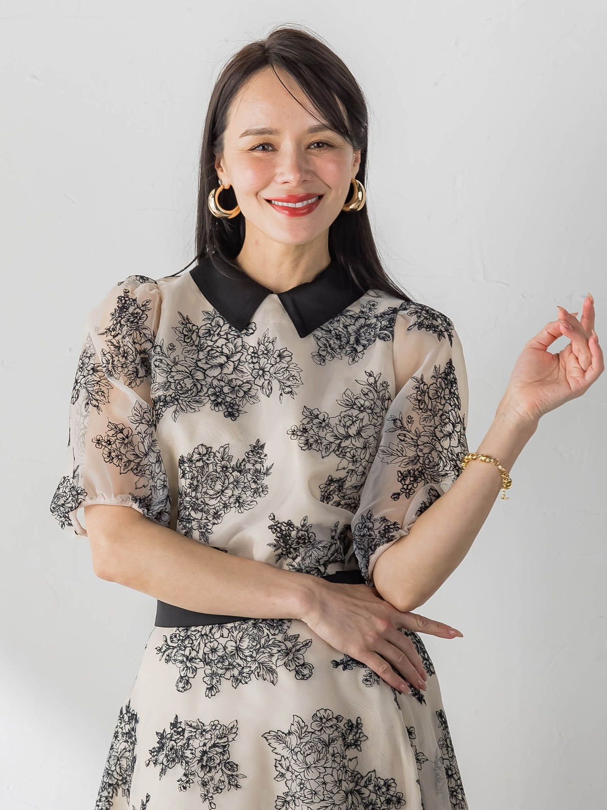ブーケ刺繍オーガンジーブラウス