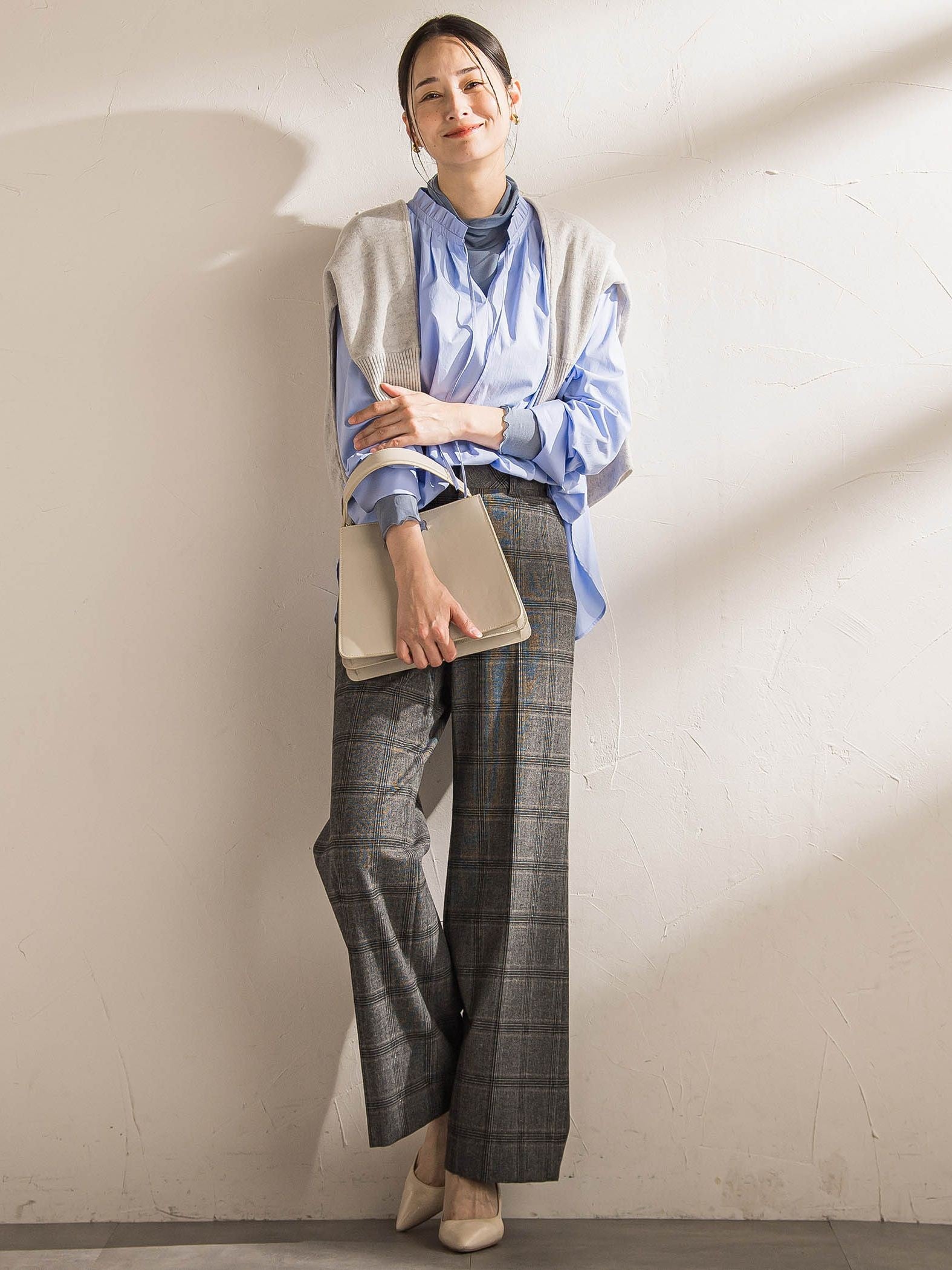 コットンフリルカラーブラウス