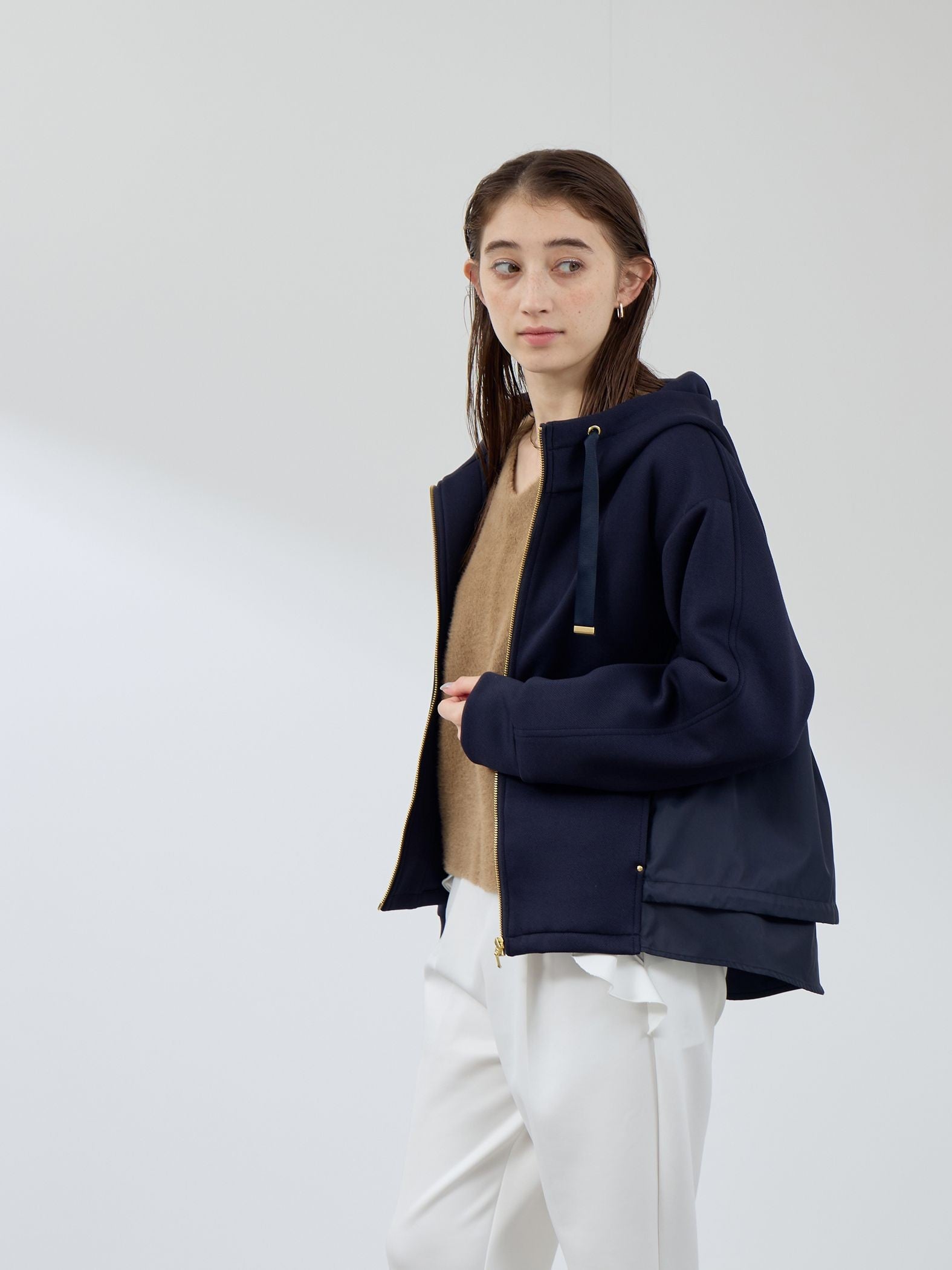 カルゼダンボール異素材切替パーカー