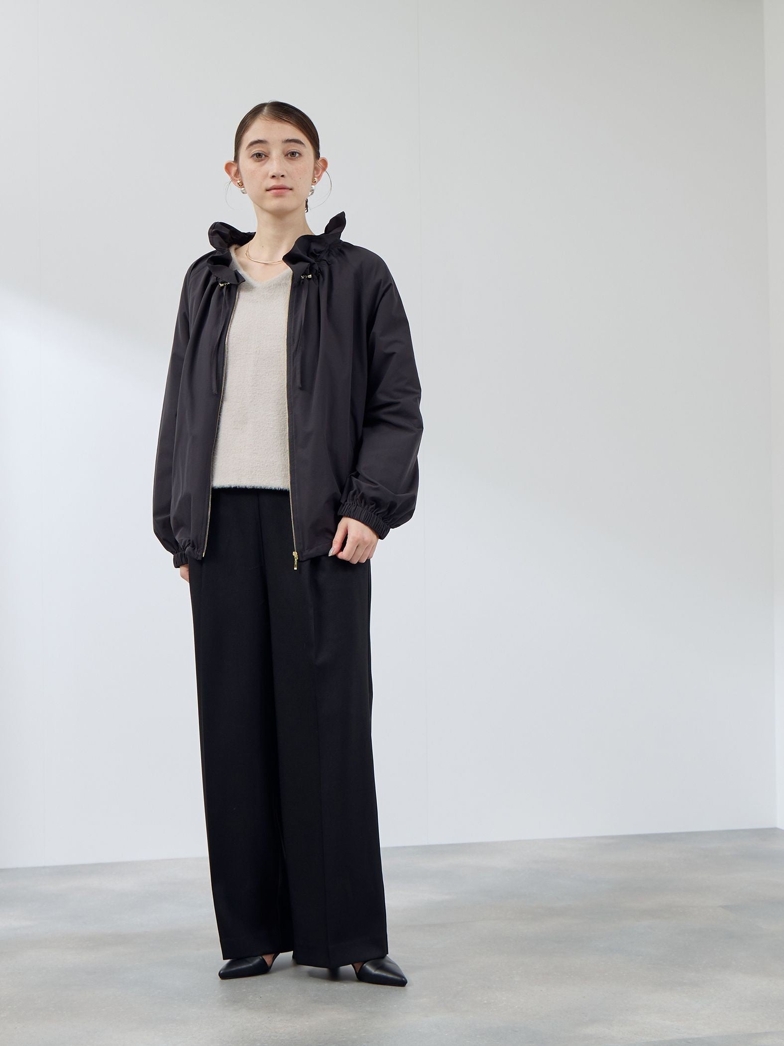 2WAYサーブルクロスフリルネックブルゾン