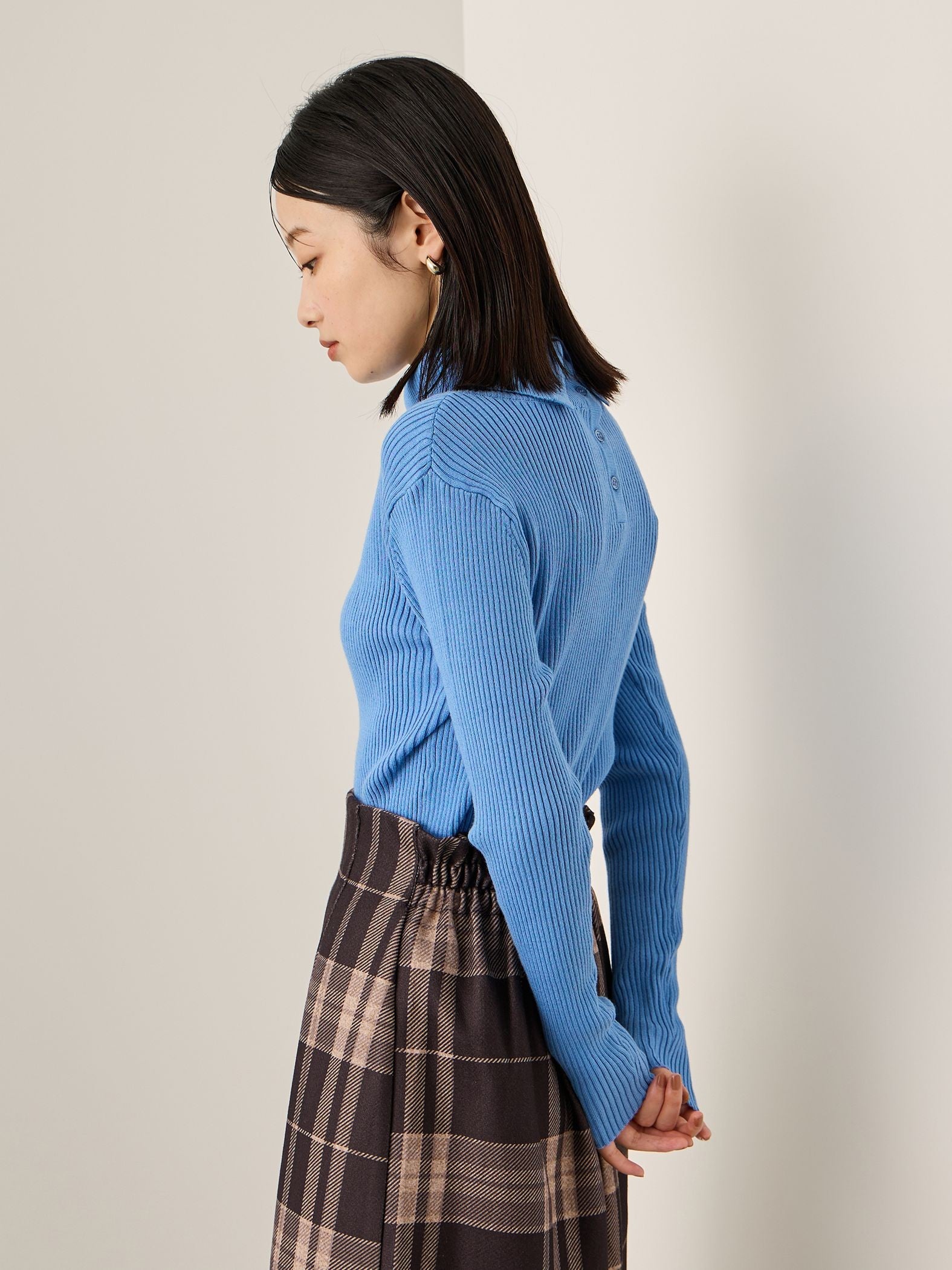 調温バックボタンハイネックニット≪手洗い可能≫