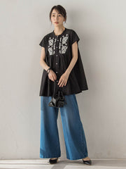 【WEB限定】キャンブリック立体刺繍ピンタックブラウス