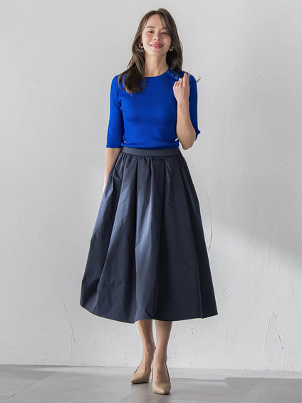 タフタフレアスカート