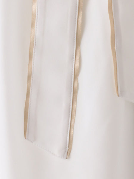 フェミニッシュデシンブラウス