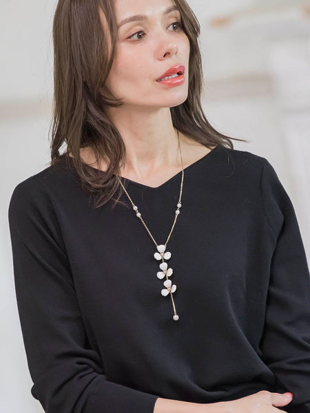 エポフラワーナローネックレス