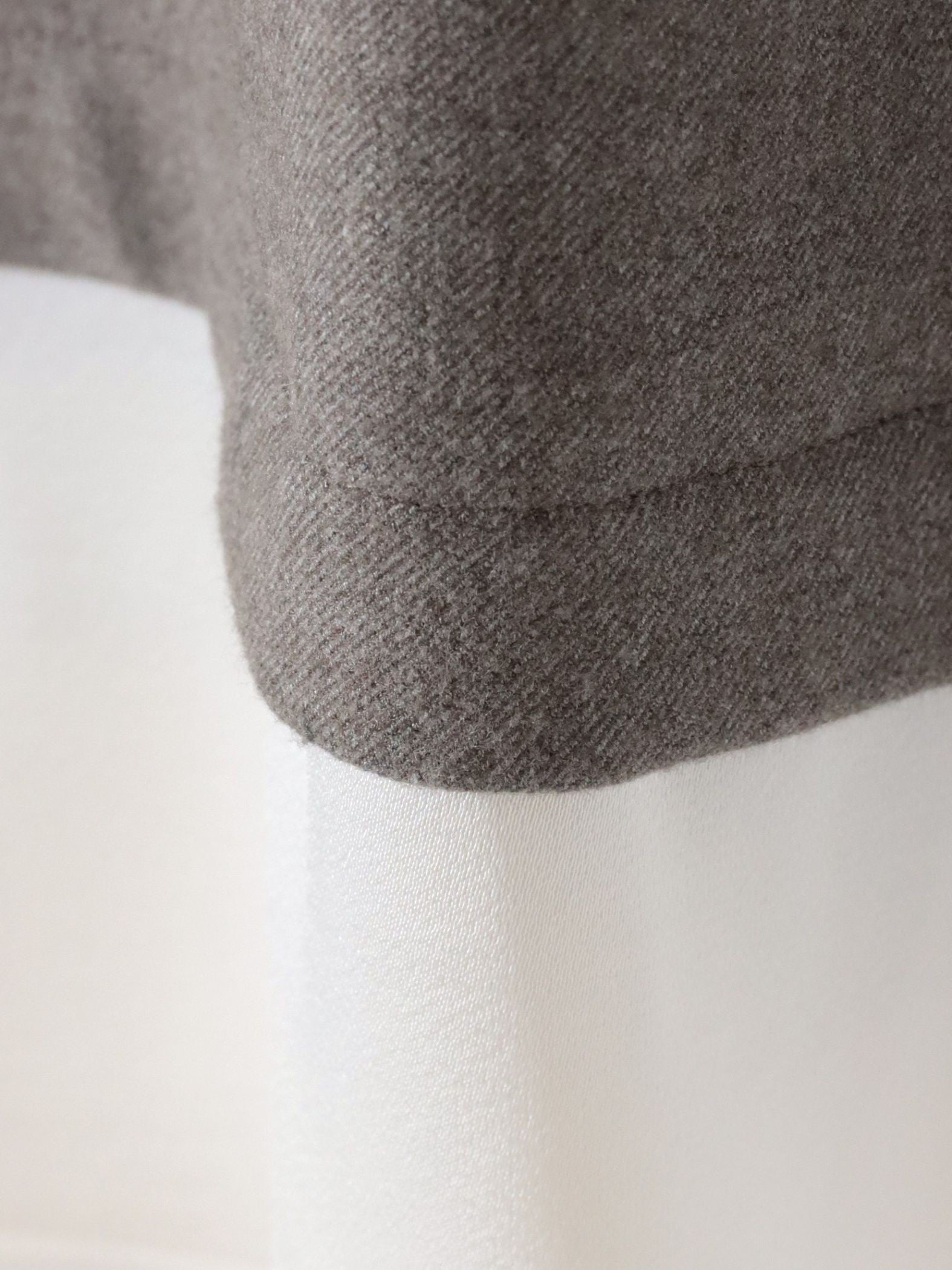 ピクシエスタVネックブラウス≪洗濯機で洗える≫