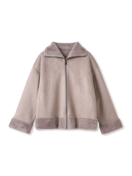 カジュアルだけど女っぽいフェイクムートンジャケット