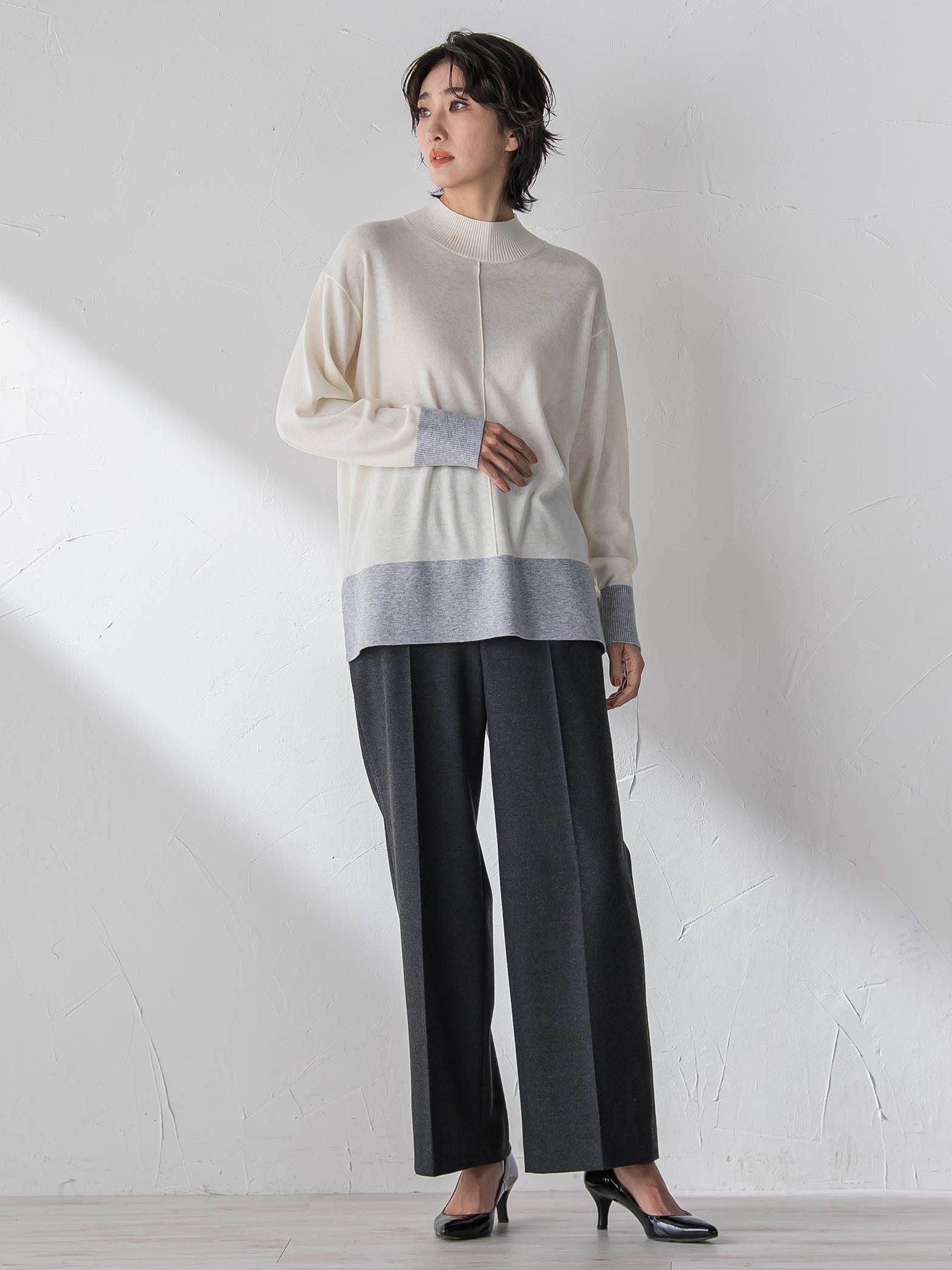 ファインウールハイネックニット