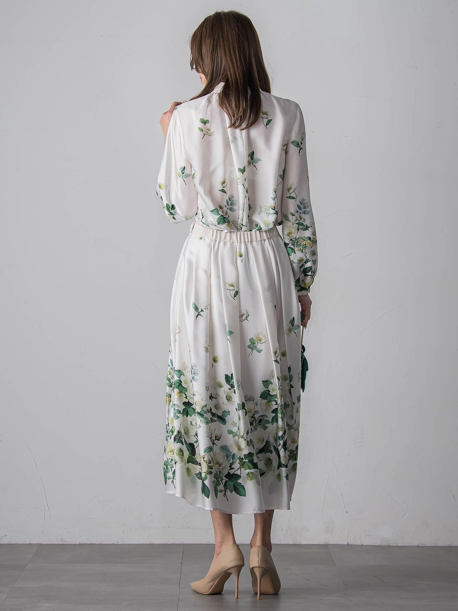 クリスマスローズブラウス