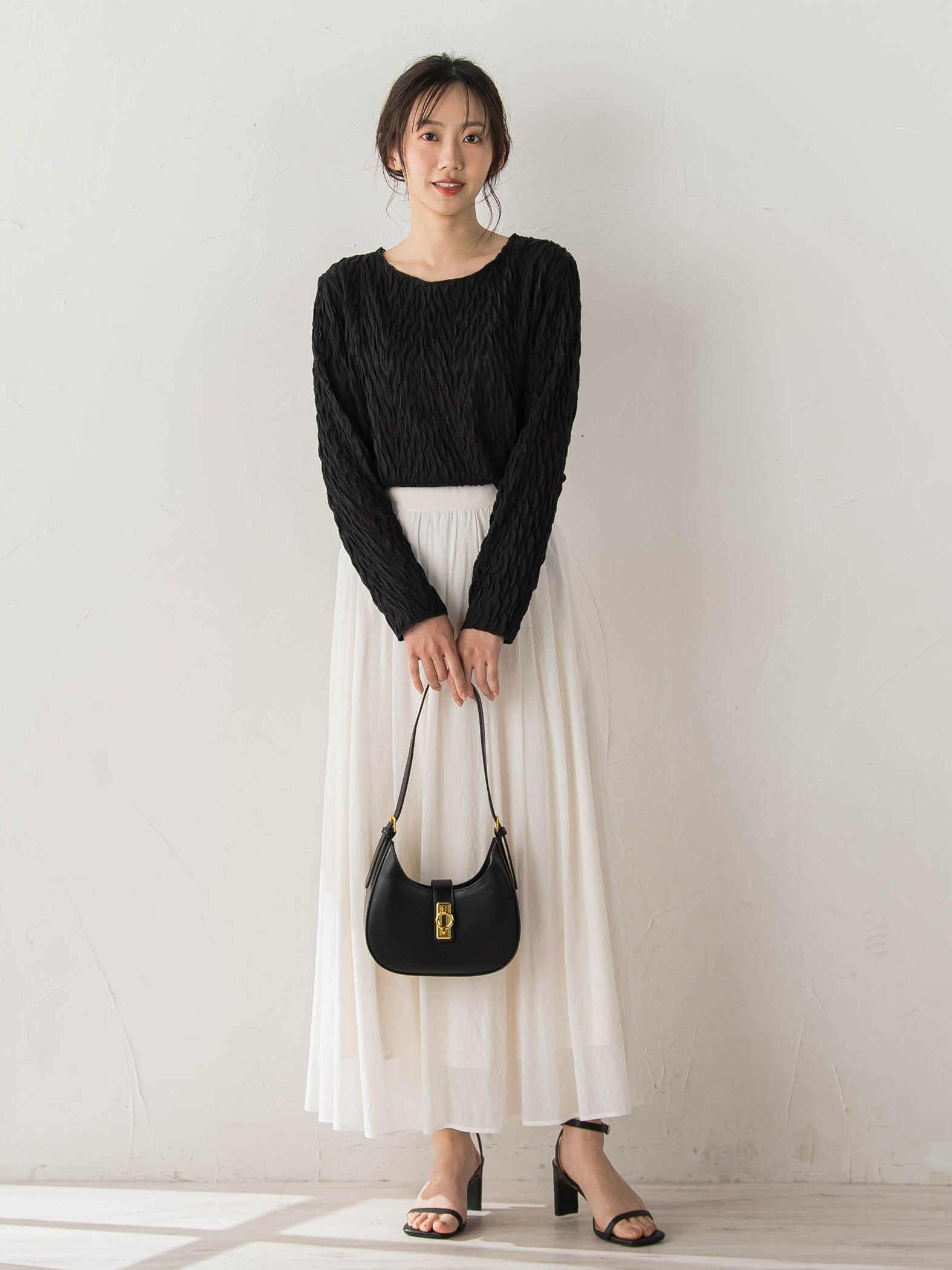 【WEB限定】フリルジャガードクルーネックプルオーバー