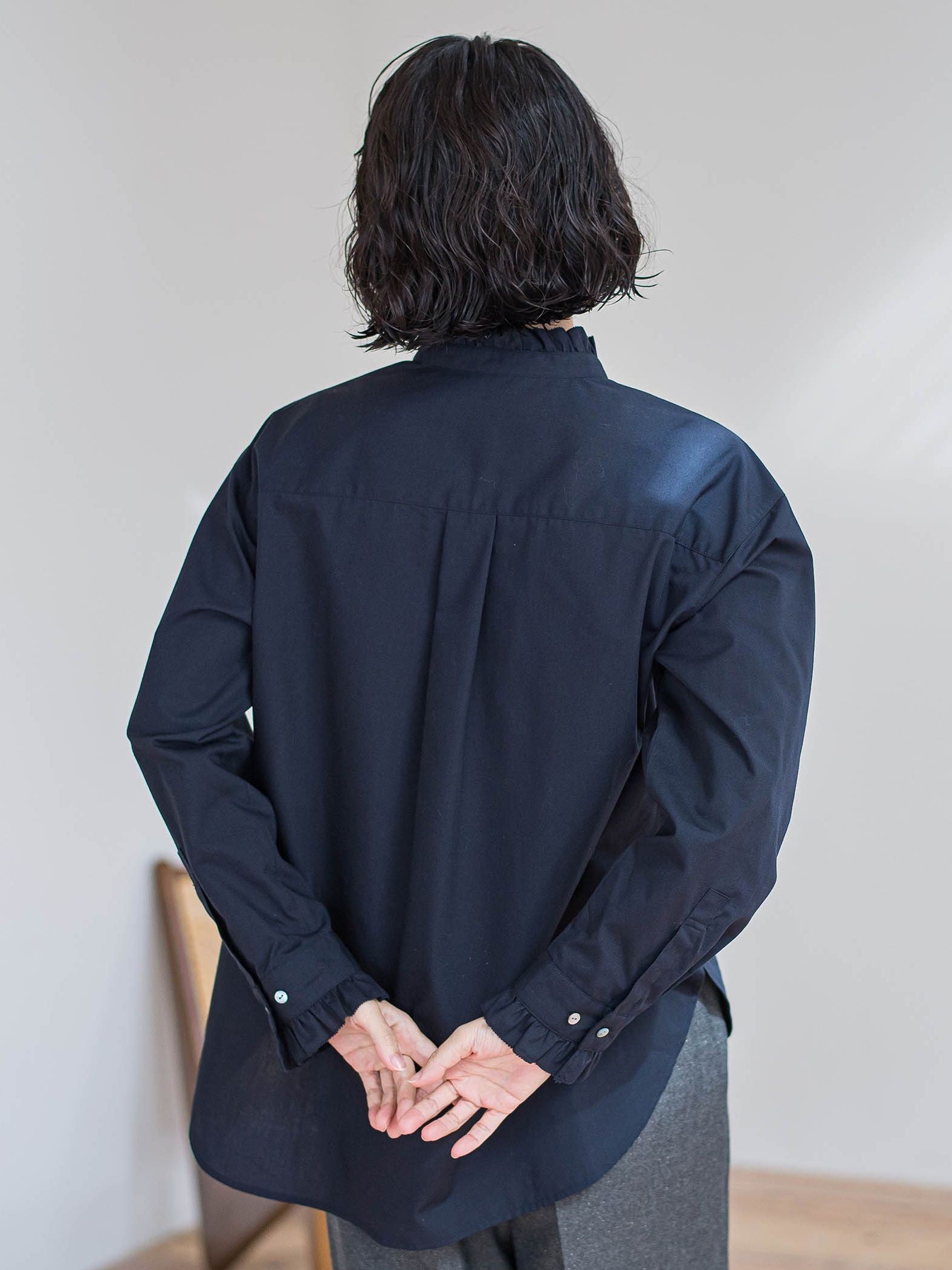 ネックフリルブラウス