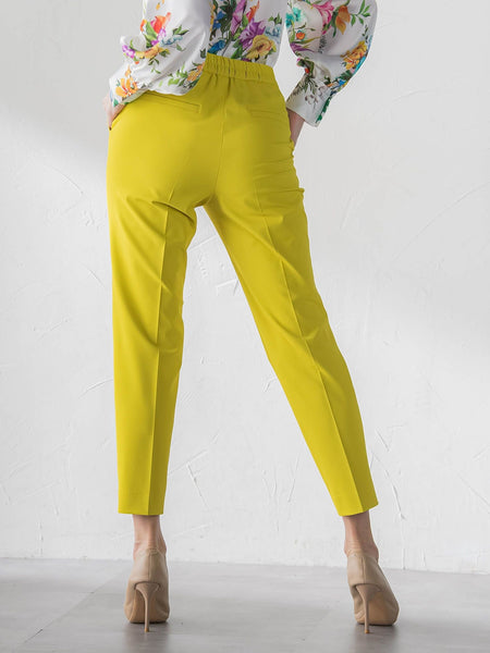 美シルエットテーパードパンツ