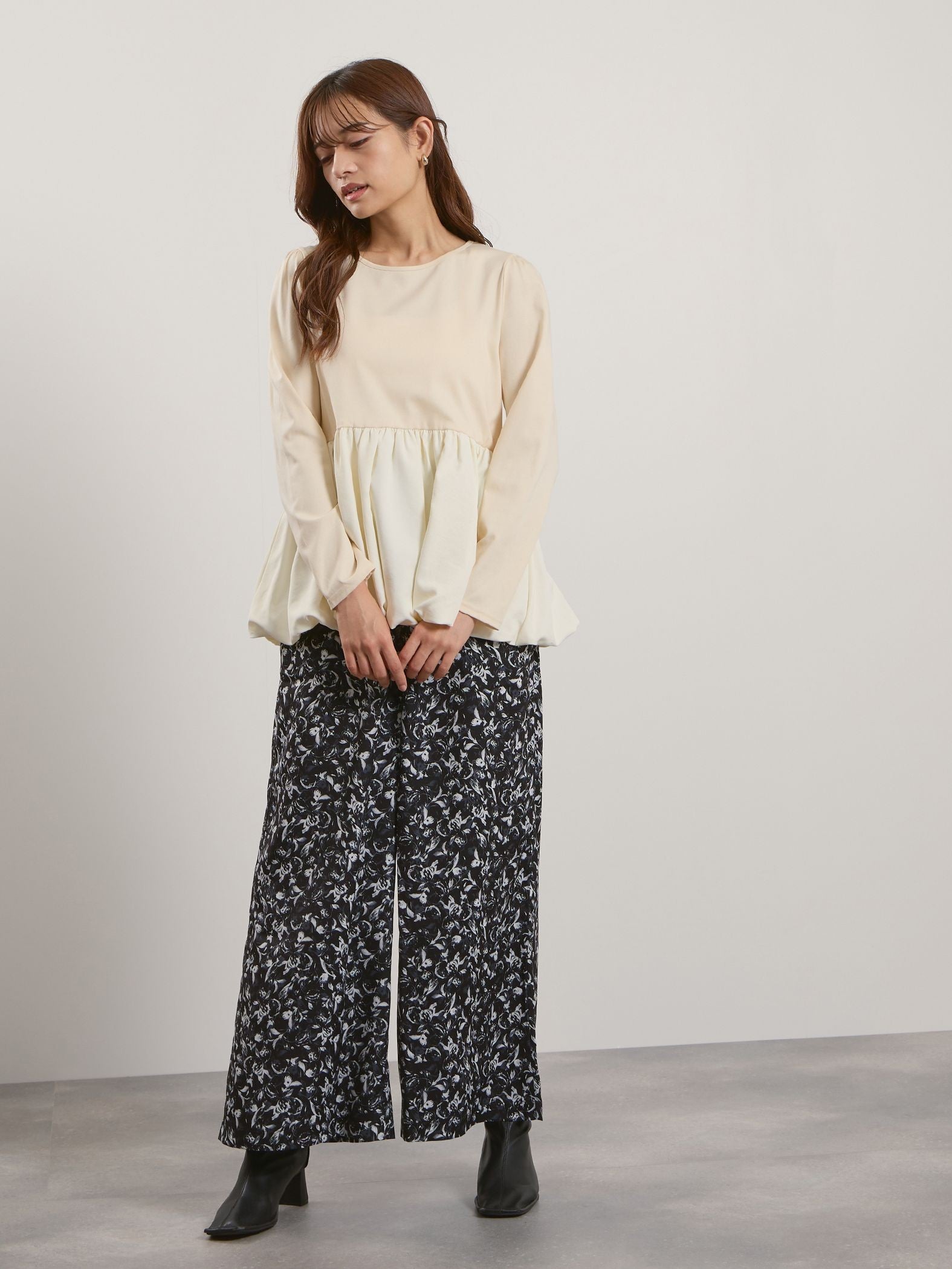 マルチフラワーイージーワイドパンツ≪手洗い可能≫
