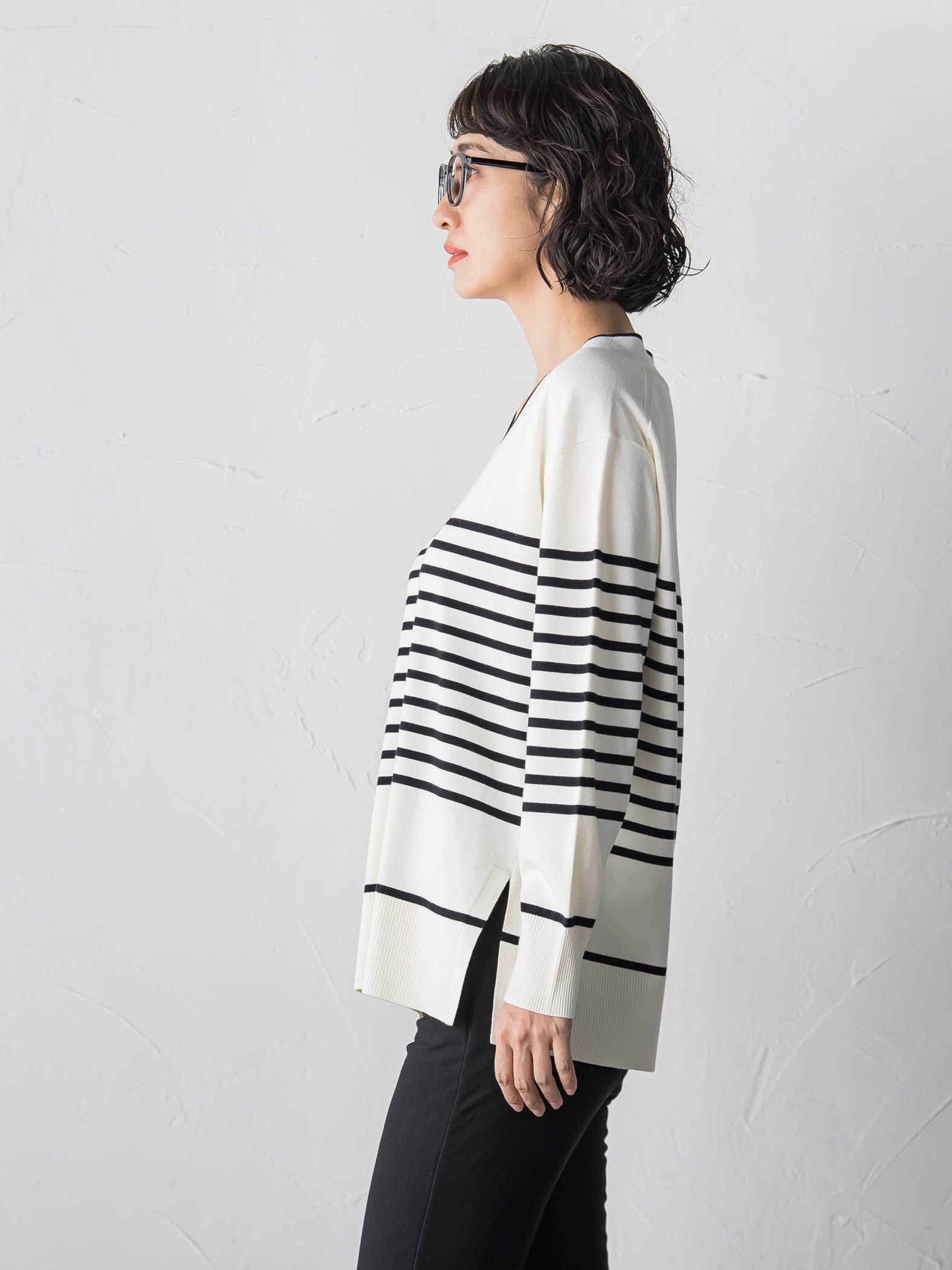 Vネックニット≪手洗い可能≫