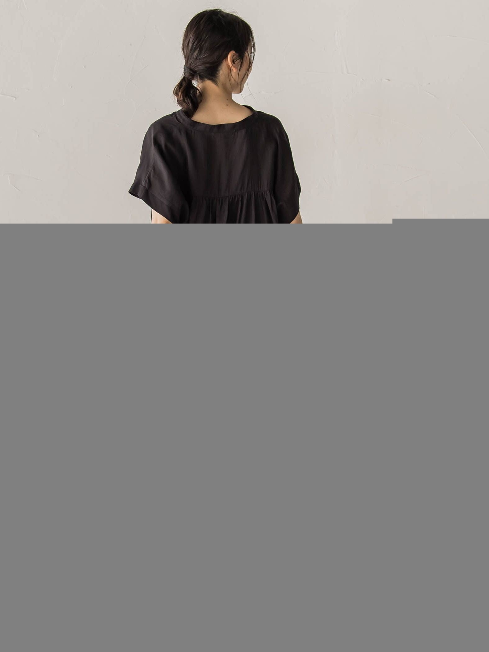 【WEB限定】キーネックレース切替ブラウス