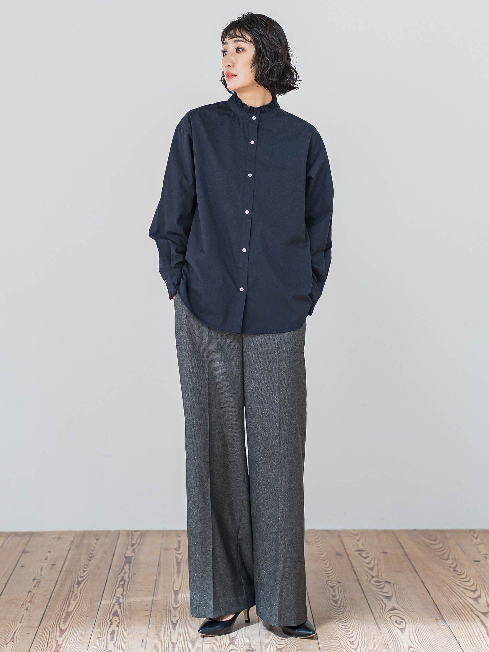 ネックフリルブラウス