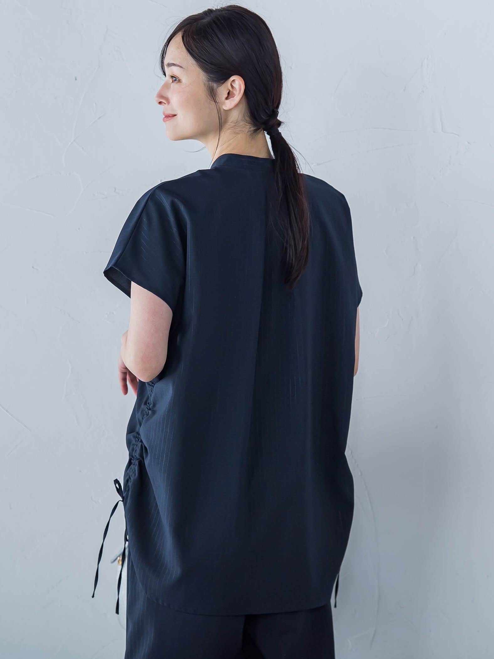 【WEB限定】フィルムストライプギャザーブラウス ≪手洗い可能≫