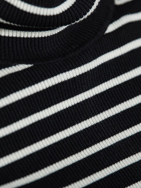 リブタートルニットプルオーバー≪手洗い可能≫