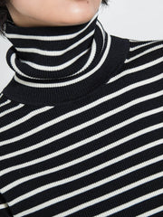 リブタートルニットプルオーバー≪手洗い可能≫