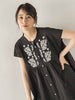 【WEB限定】キャンブリック立体刺繍ピンタックブラウス