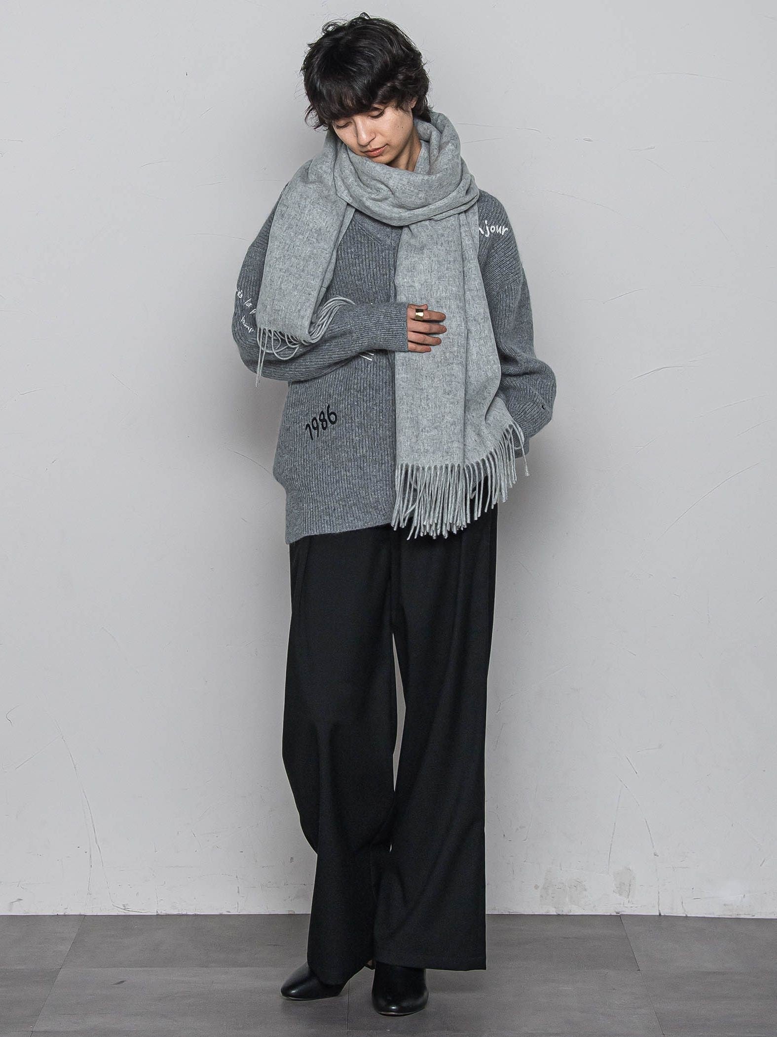 メッセージ刺繍Vネックニットプルオーバー≪手洗い可能≫