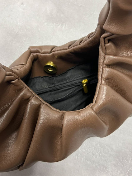 【KOREAN ITEM】フェイクレザー半月型ショルダーバッグ