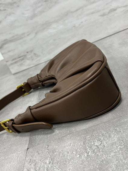 【KOREAN ITEM】フェイクレザー半月型ショルダーバッグ