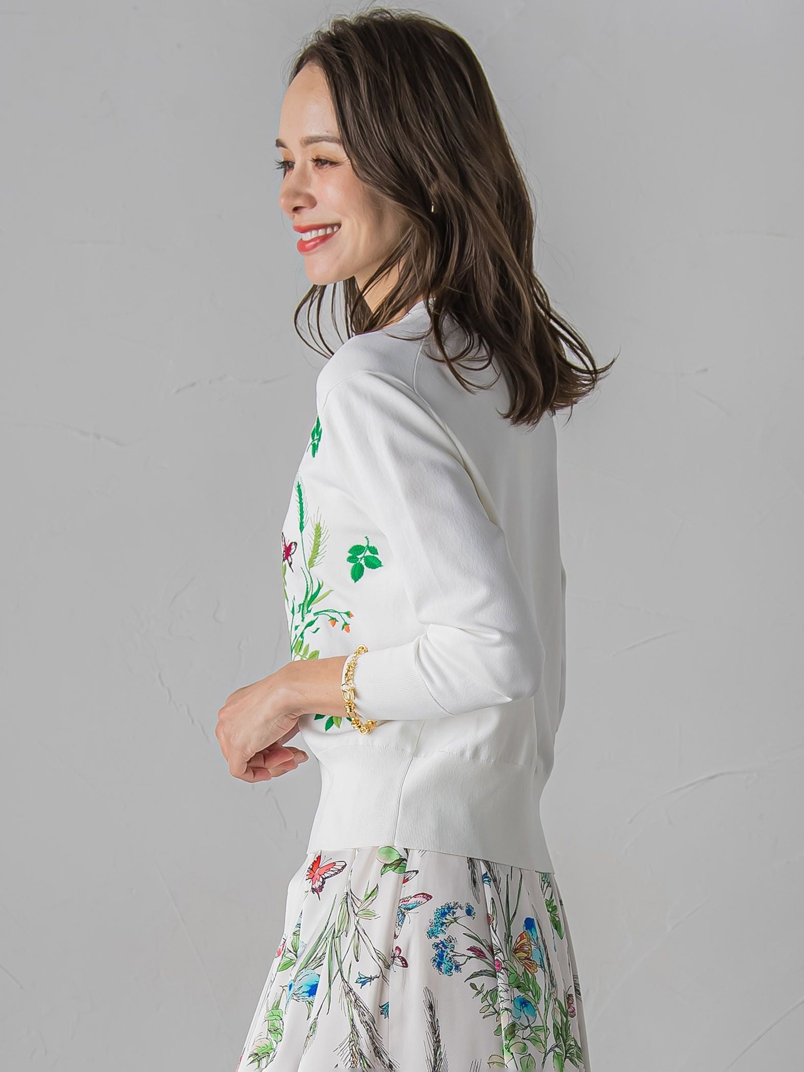 バタフライ刺繍ニット≪手洗い可能≫