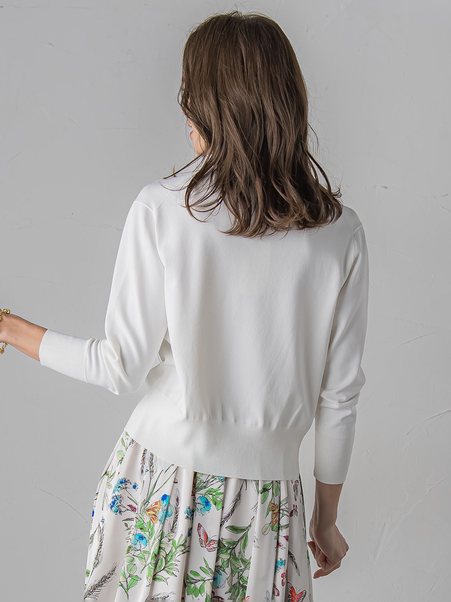 バタフライ刺繍ニット≪手洗い可能≫