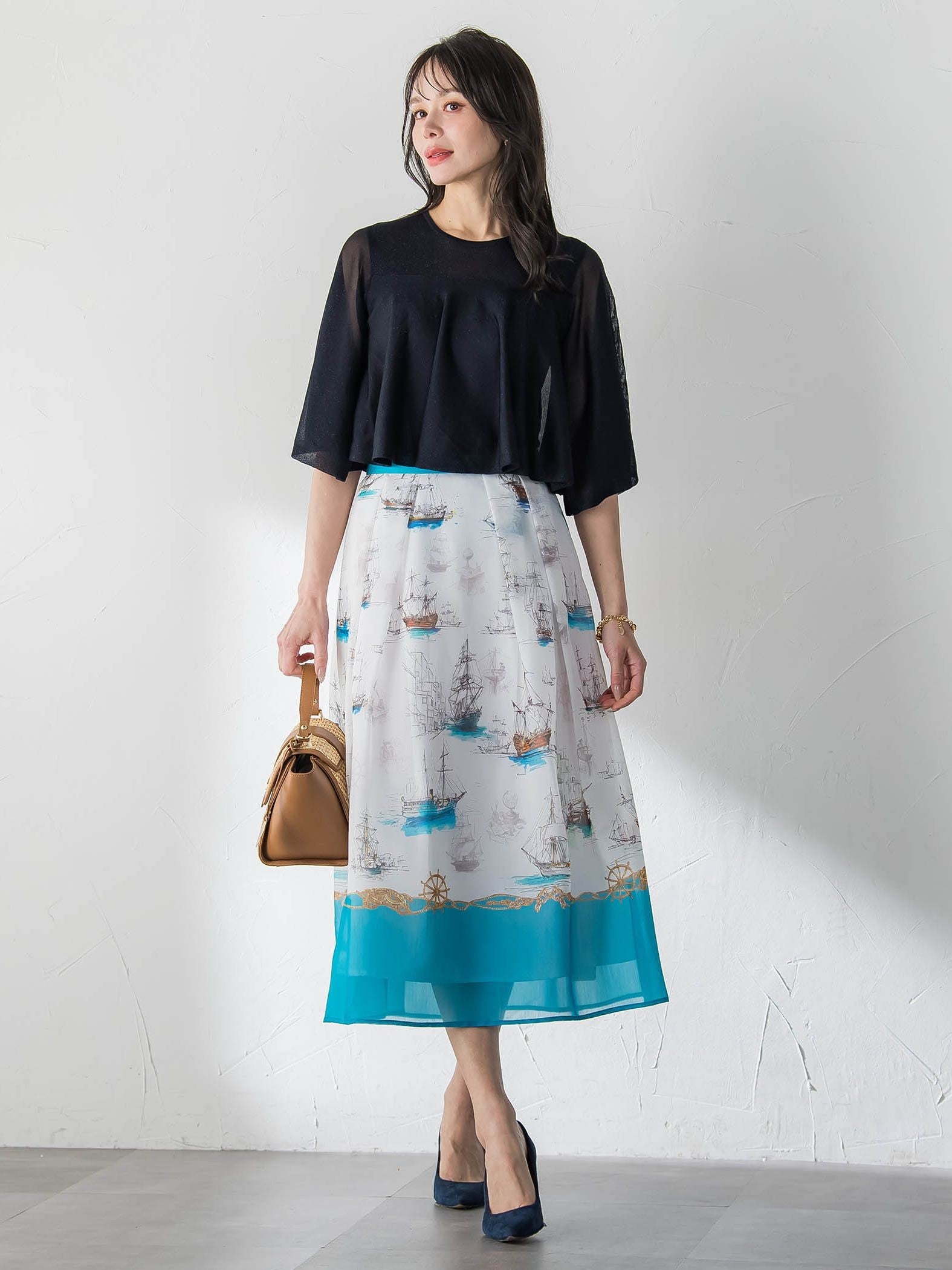 ラッフルニット