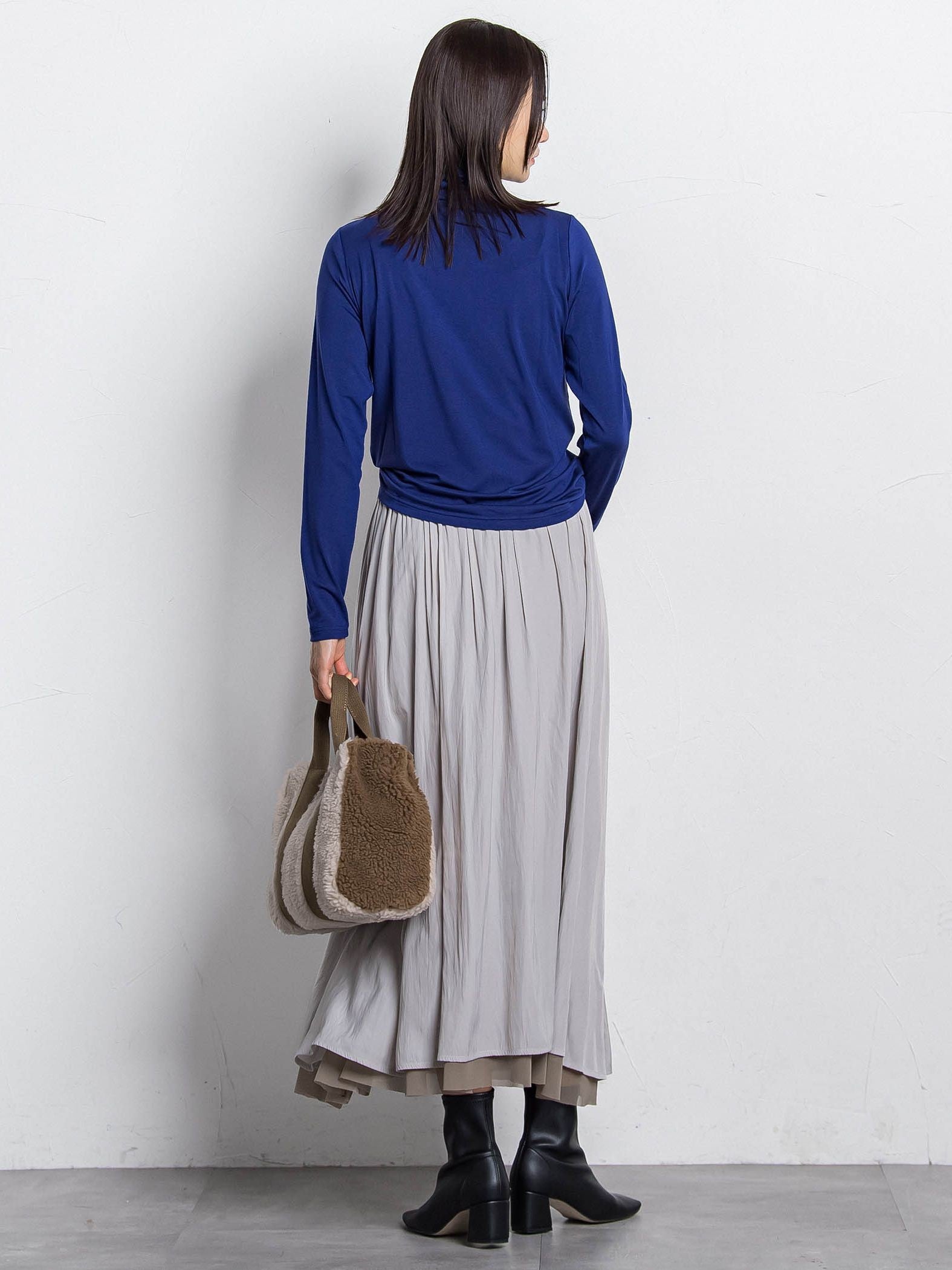 【WEB限定】吸湿発熱スムースストレッチタートルカットソー