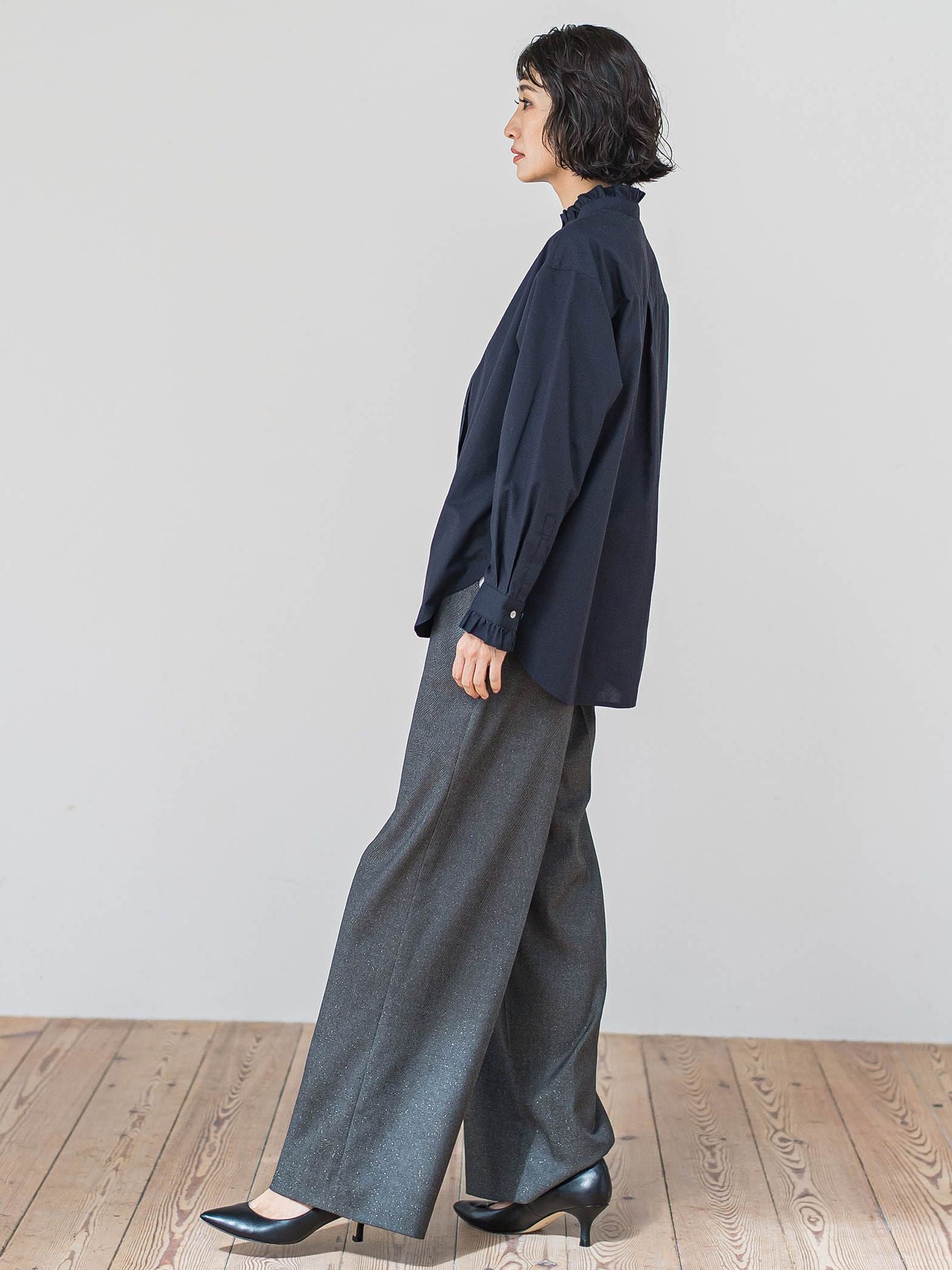 ネックフリルブラウス