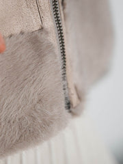 カジュアルだけど女っぽいフェイクムートンジャケット