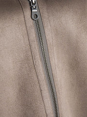 カジュアルだけど女っぽいフェイクムートンジャケット