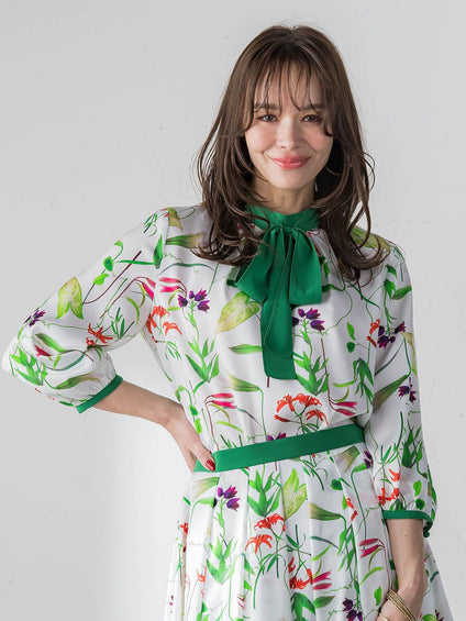 【KEITA KAWASAKI × Viaggio Bluコラボ】リリープリントブラウス