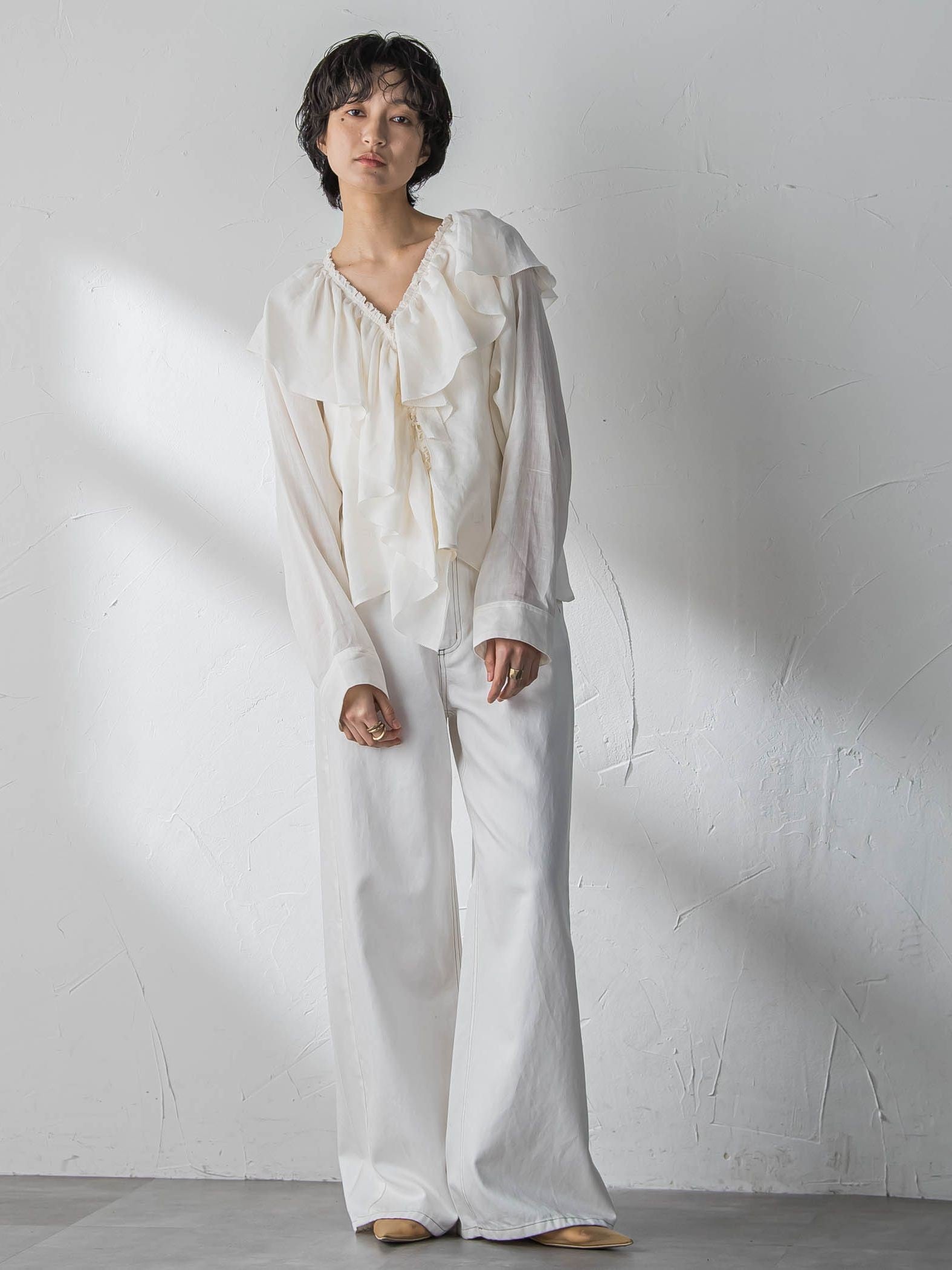 ラスターラミーカルゼラッフルカラーブラウス