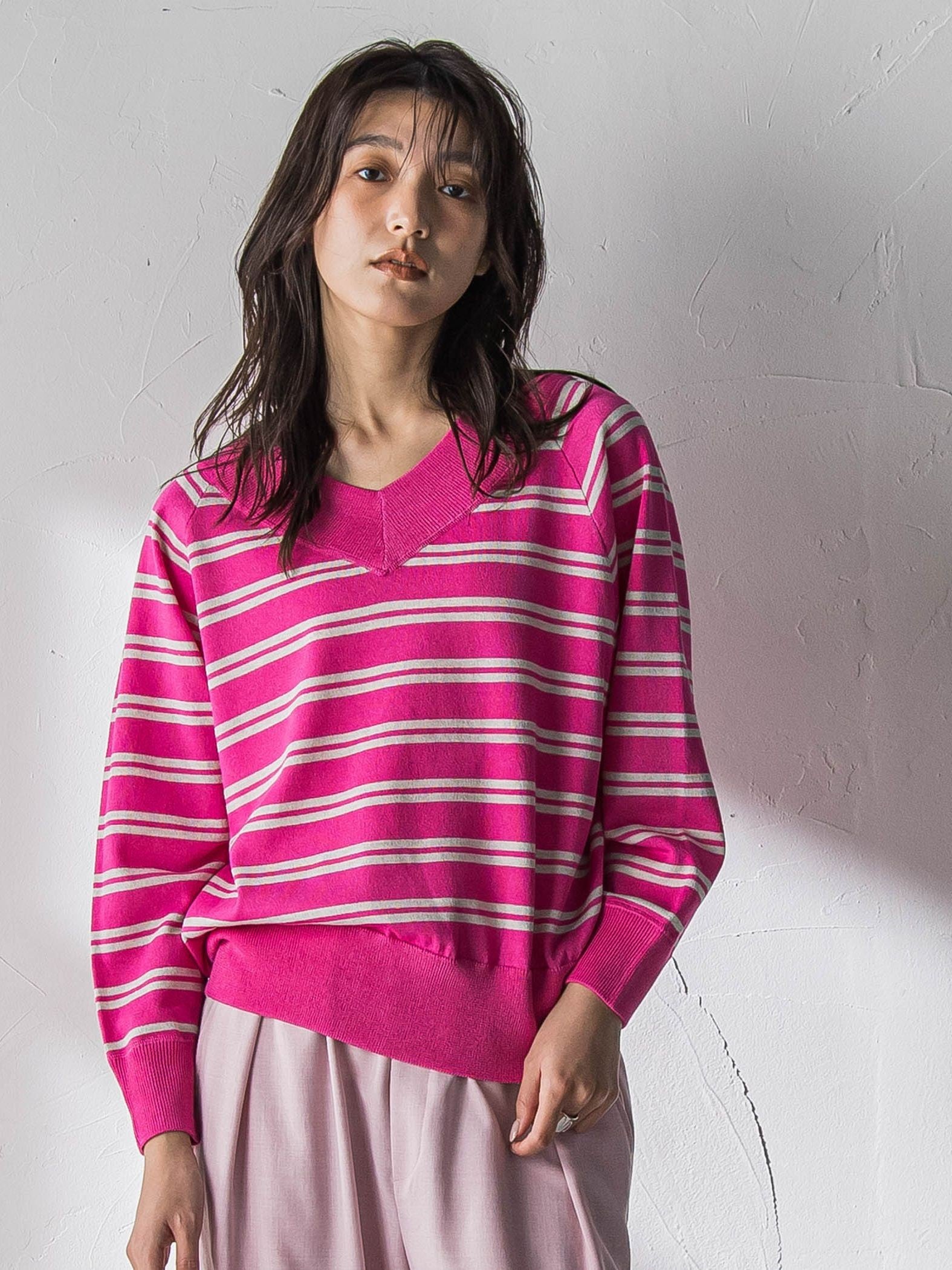 LEVITA Vネックドルマンニットプルオーバー