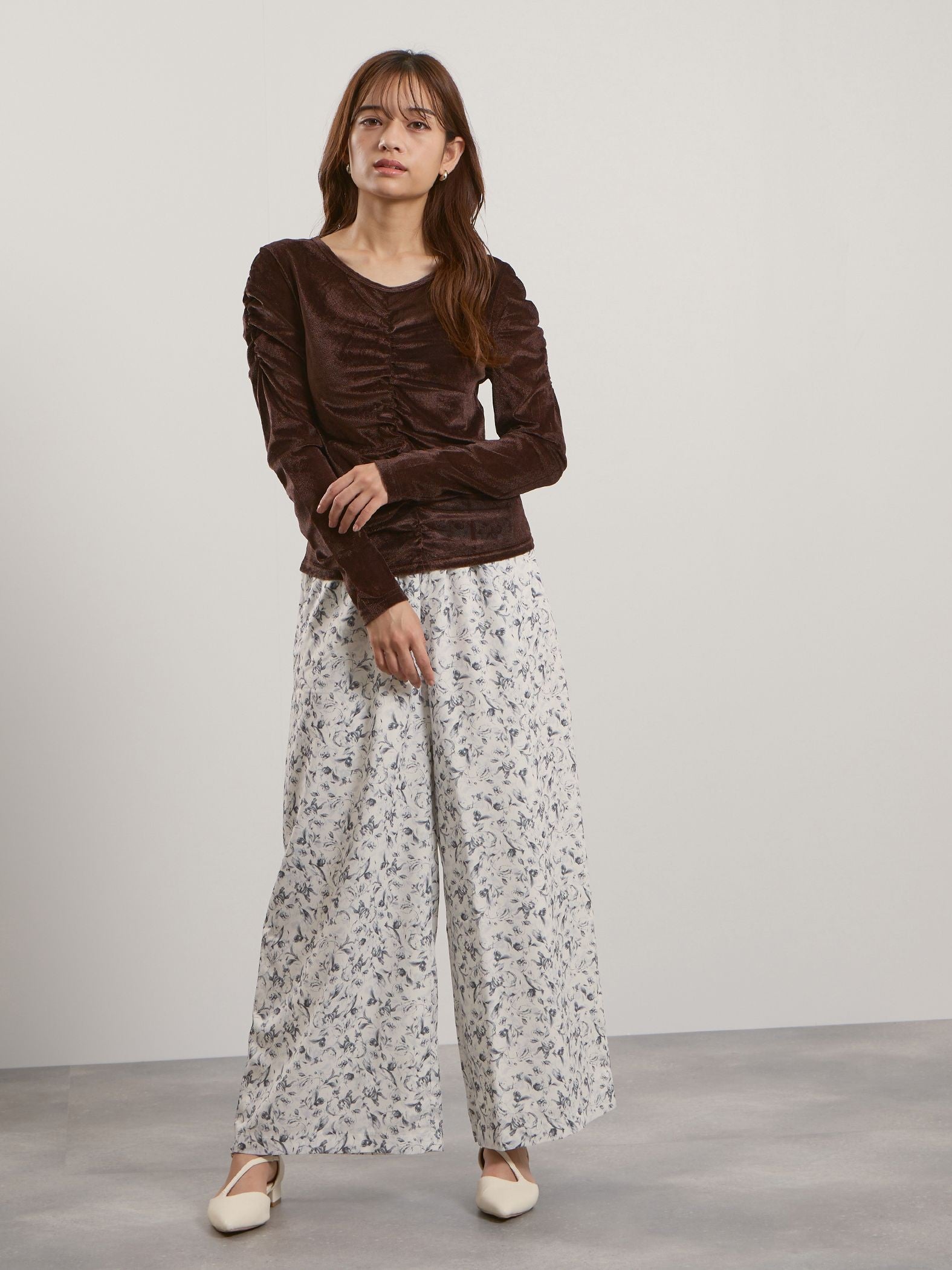 マルチフラワーイージーワイドパンツ≪手洗い可能≫