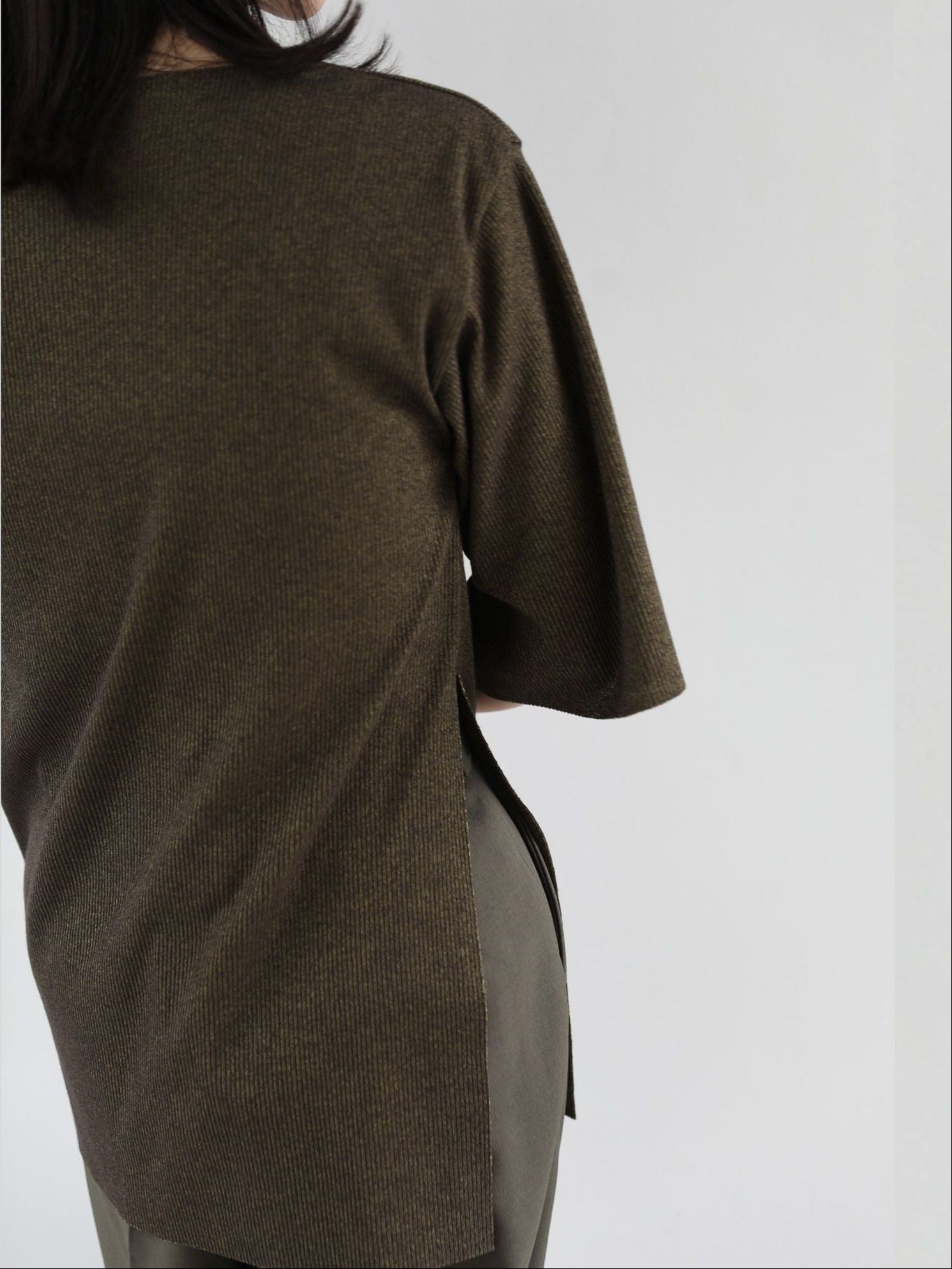 Side slit rib T【日本製】≪手洗い可能≫