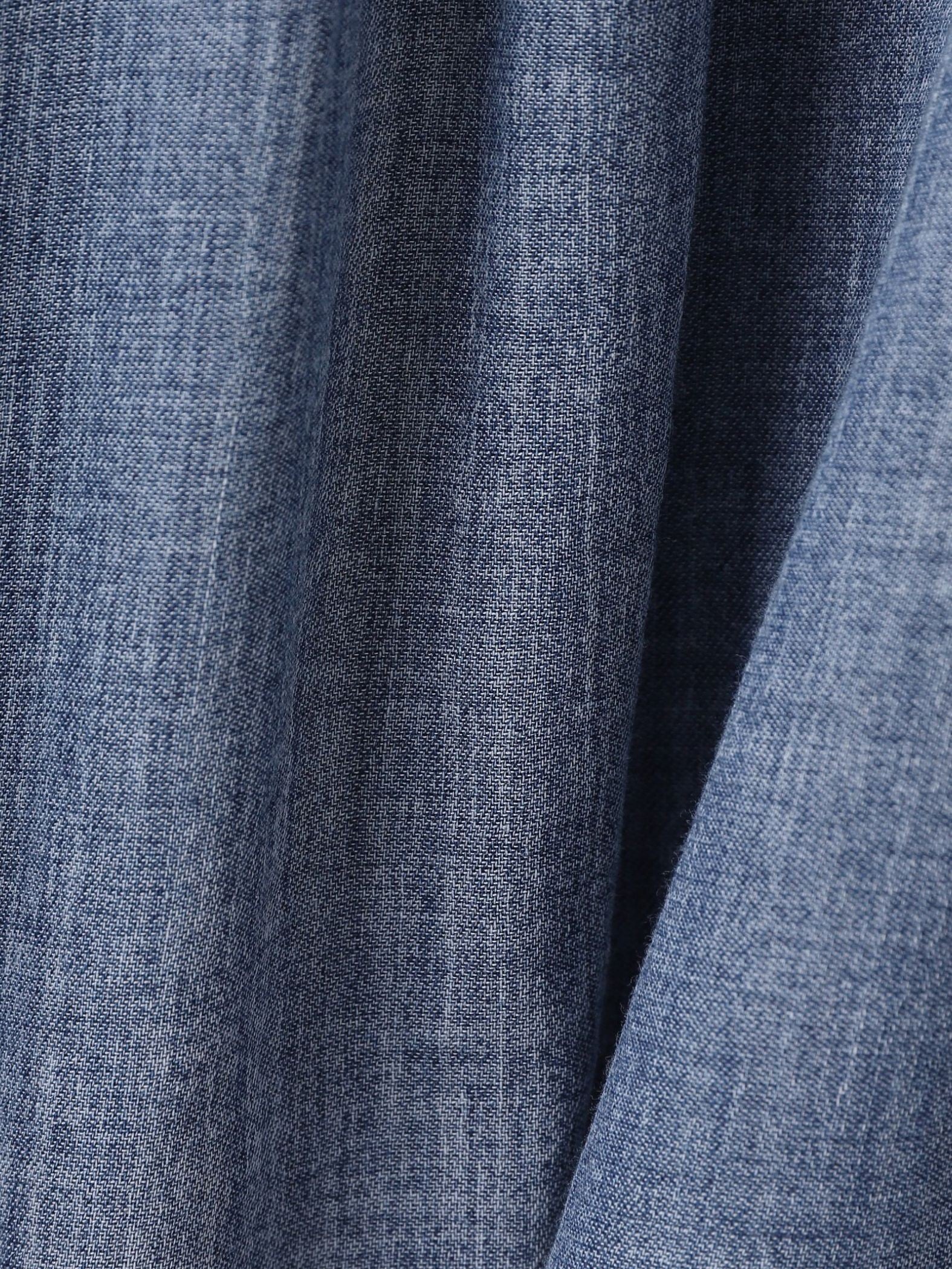 シアーデニムシャツ≪洗濯機で洗える≫