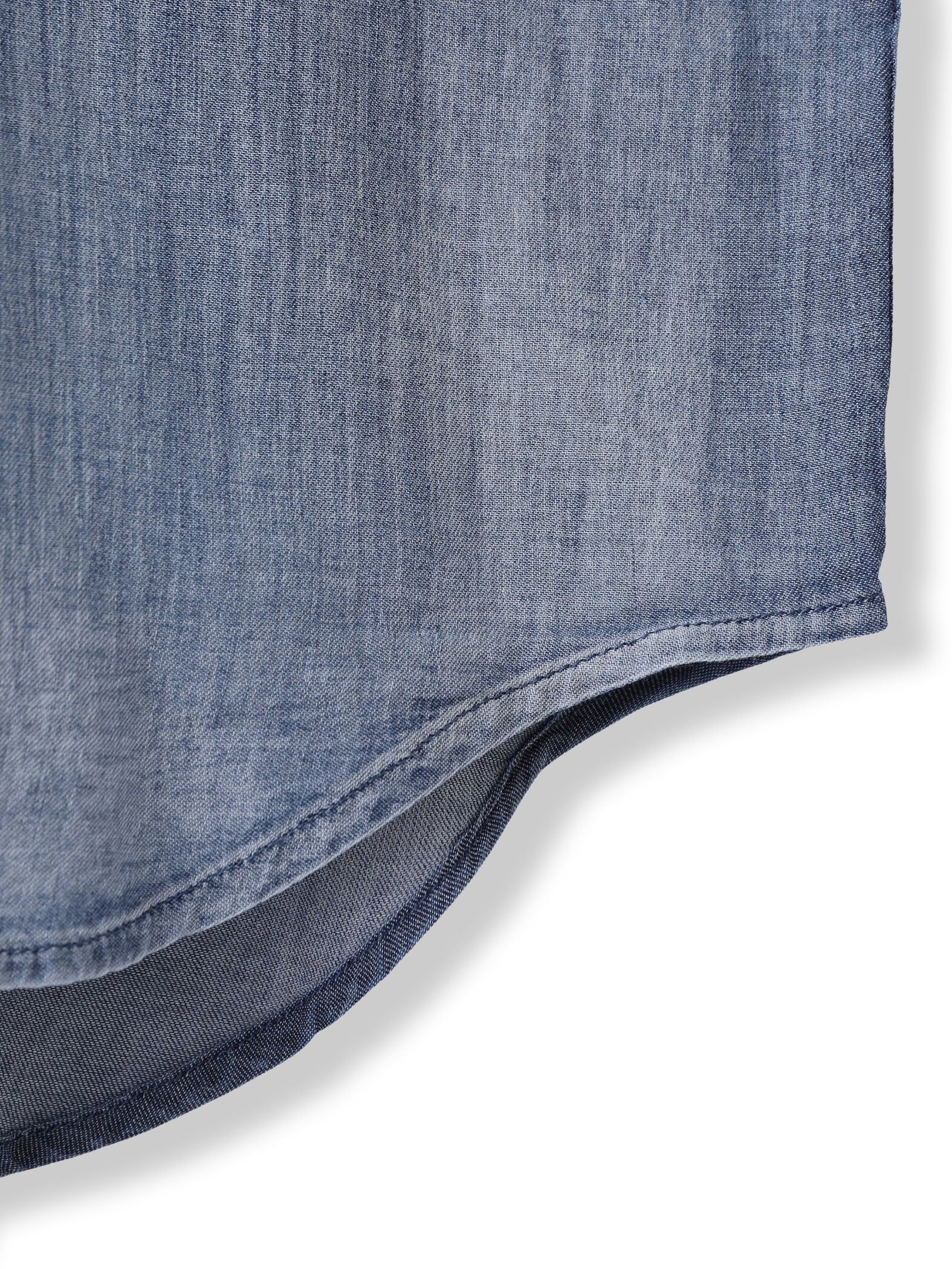 シアーデニムシャツ≪洗濯機で洗える≫