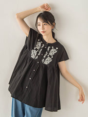 【WEB限定】キャンブリック立体刺繍ピンタックブラウス
