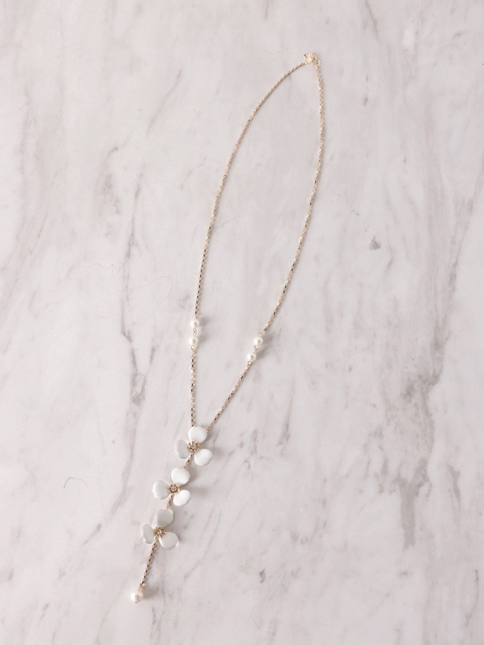 エポフラワーナローネックレス