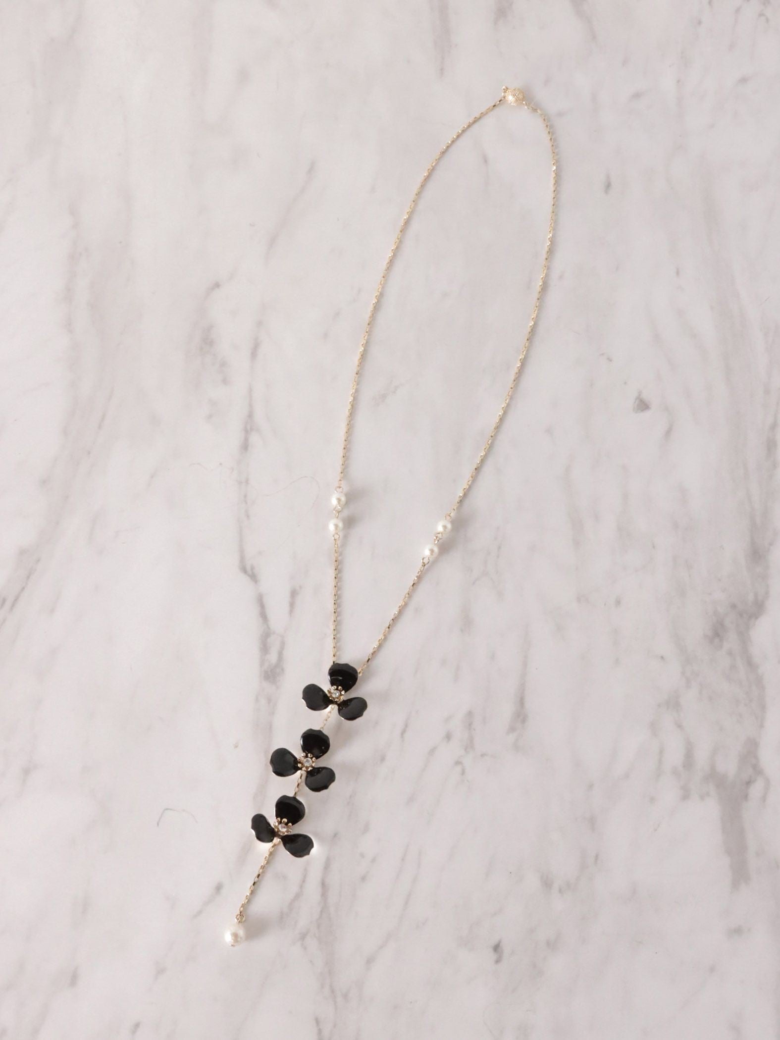 エポフラワーナローネックレス