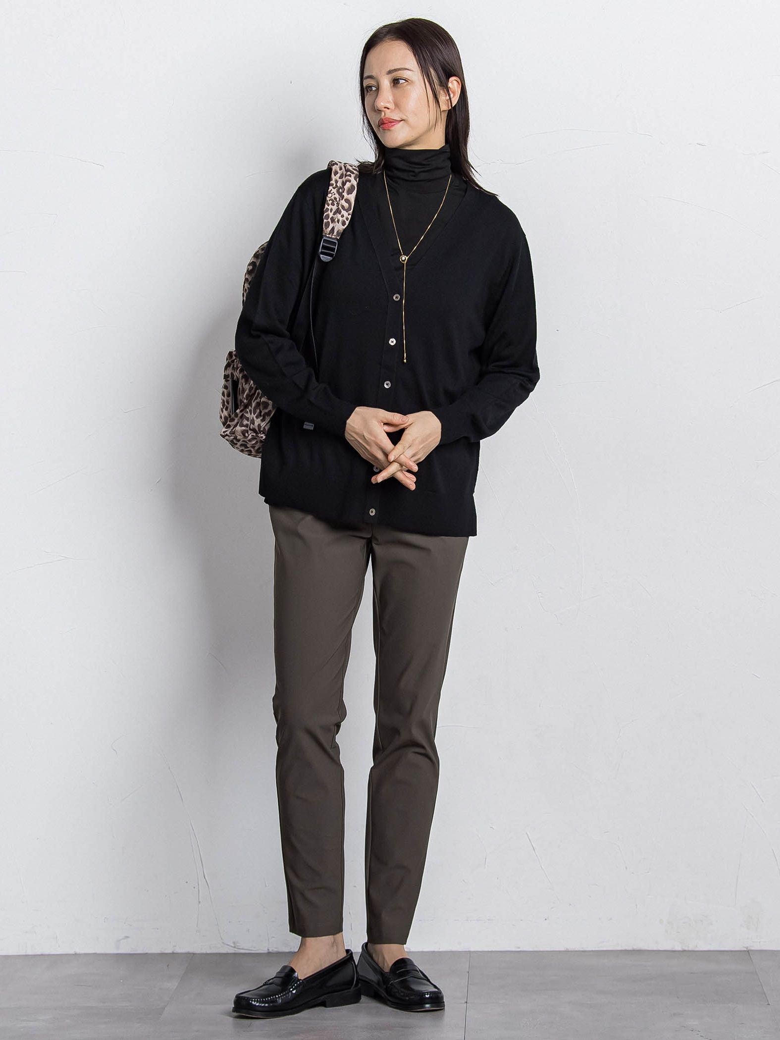 【WEB限定】吸湿発熱スムースタッチタートルカットソー