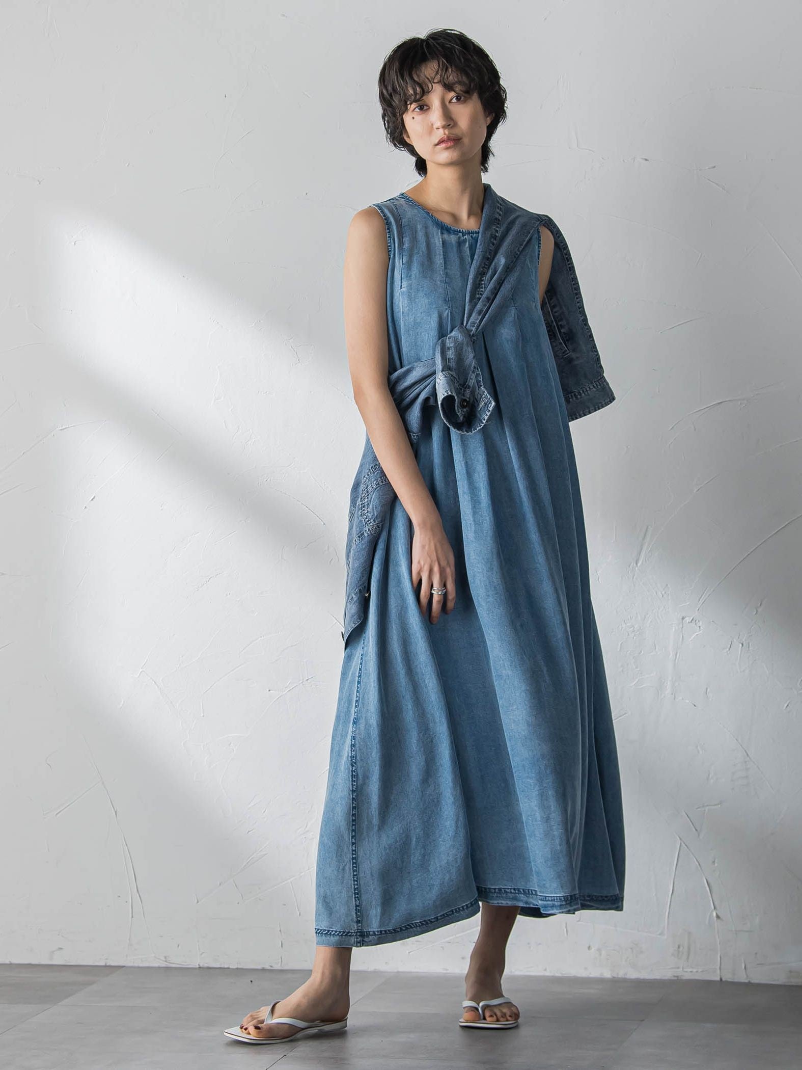 ゆれるデニムノースリーブワンピース