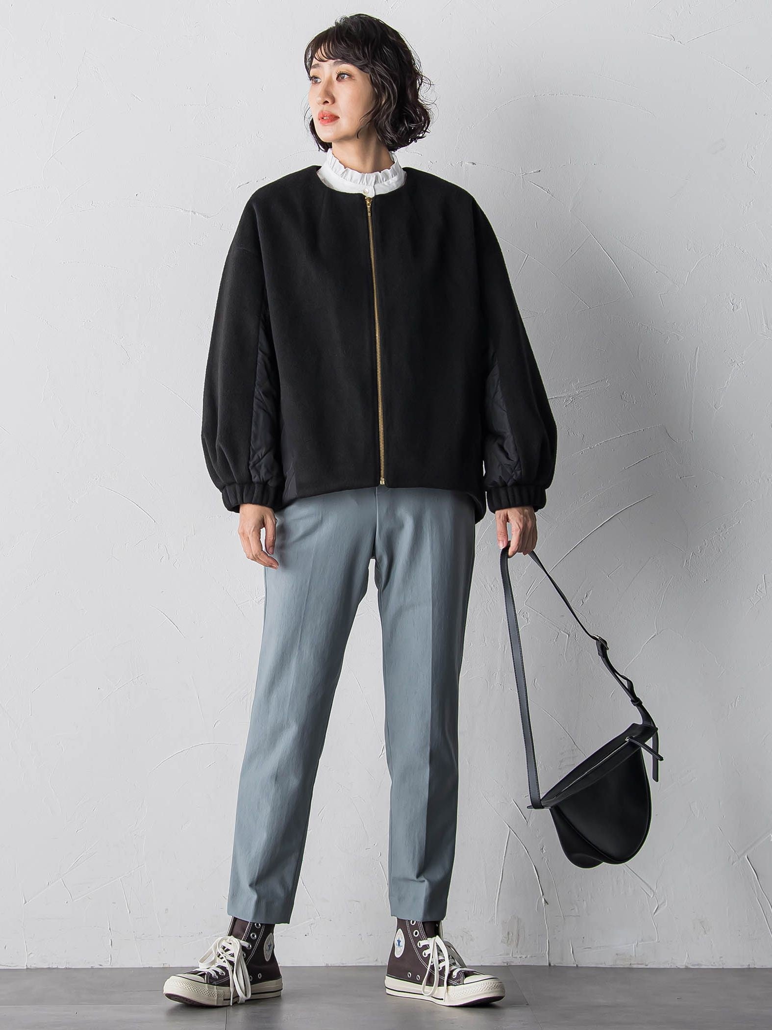 ネックフリルブラウス