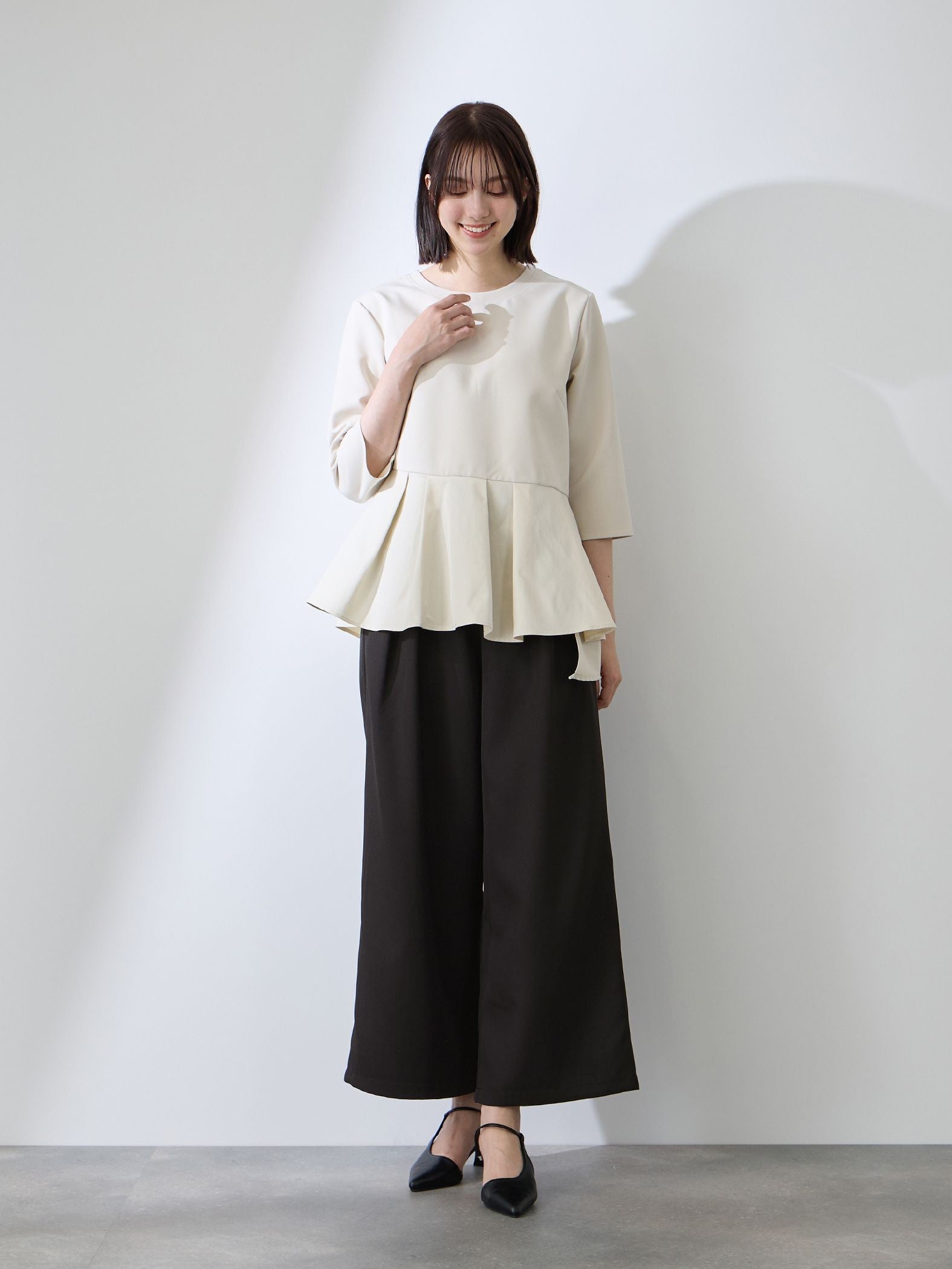 ダブルインタックプルオンワイドパンツ